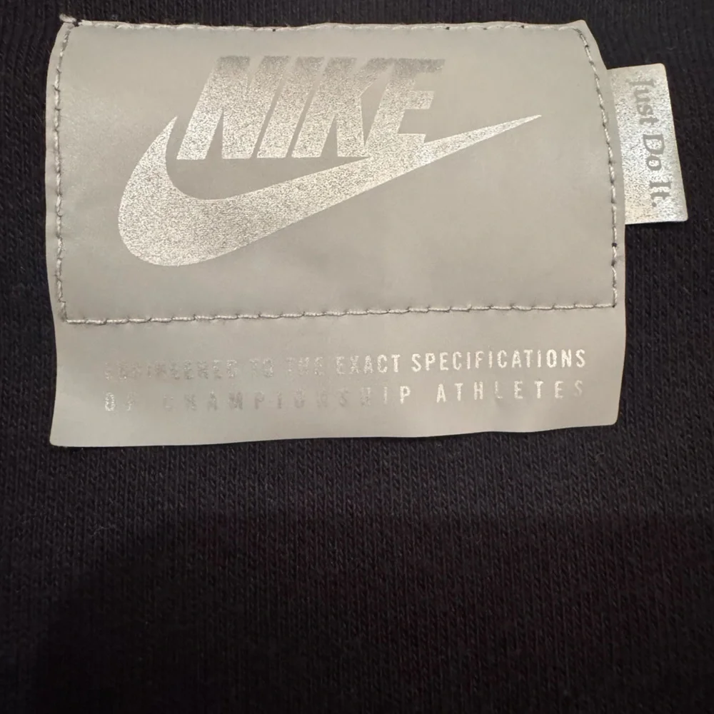 Nike Black White Cropped Sweatshirt